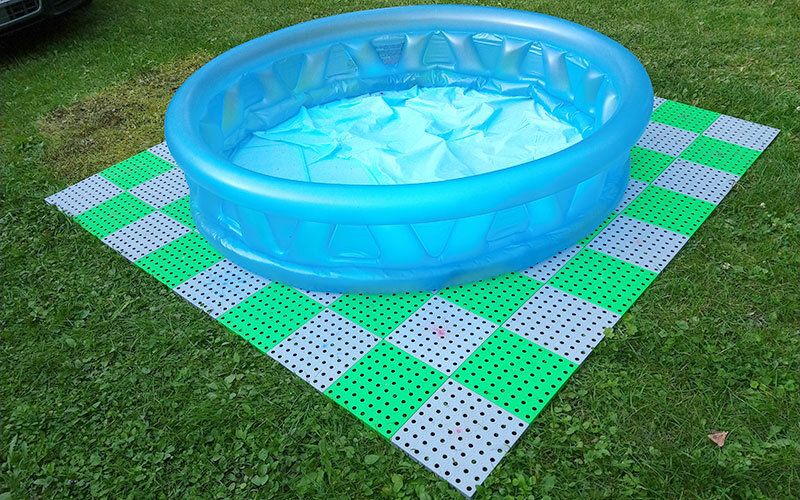 Šedá plastová PE ochranná podložka pod bazén, vířivku AvaTile AT-STD - délka 200 cm, šířka 200 cm, výška 1,6 cm