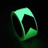 Fotoluminiscenční vyznačovací páska FLOMA Glow in the Dark - délka 10 m, šířka 5 cm