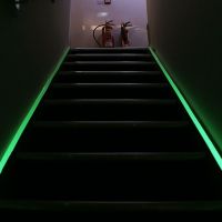 Fotoluminiscenční vyznačovací páska FLOMA Super Glow in the Dark - délka 15 m, šířka 2,5 cm