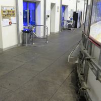 PVC univerzální oboustranná zátěžová podlahová deska pro zvířata FLOMA RePVC U800 (Bfl-S1) - délka 120 cm, šířka 80 cm, výška 2,3 cm