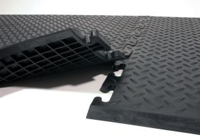 Černá gumová protiskluzová rohož (25% nitrilová pryž) Comfort-Lok - délka 80 cm, šířka 70 cm, výška 1,2 cm