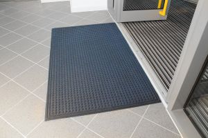 Modrá plastová vstupní rohož - délka 120 cm, šířka 180 cm, výška 1 cm F