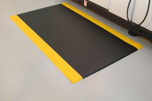 Černo-žlutá pěnová protiskluzová protiúnavová rohož - délka 150 cm, šířka 90 cm, výška 0,95 cm F