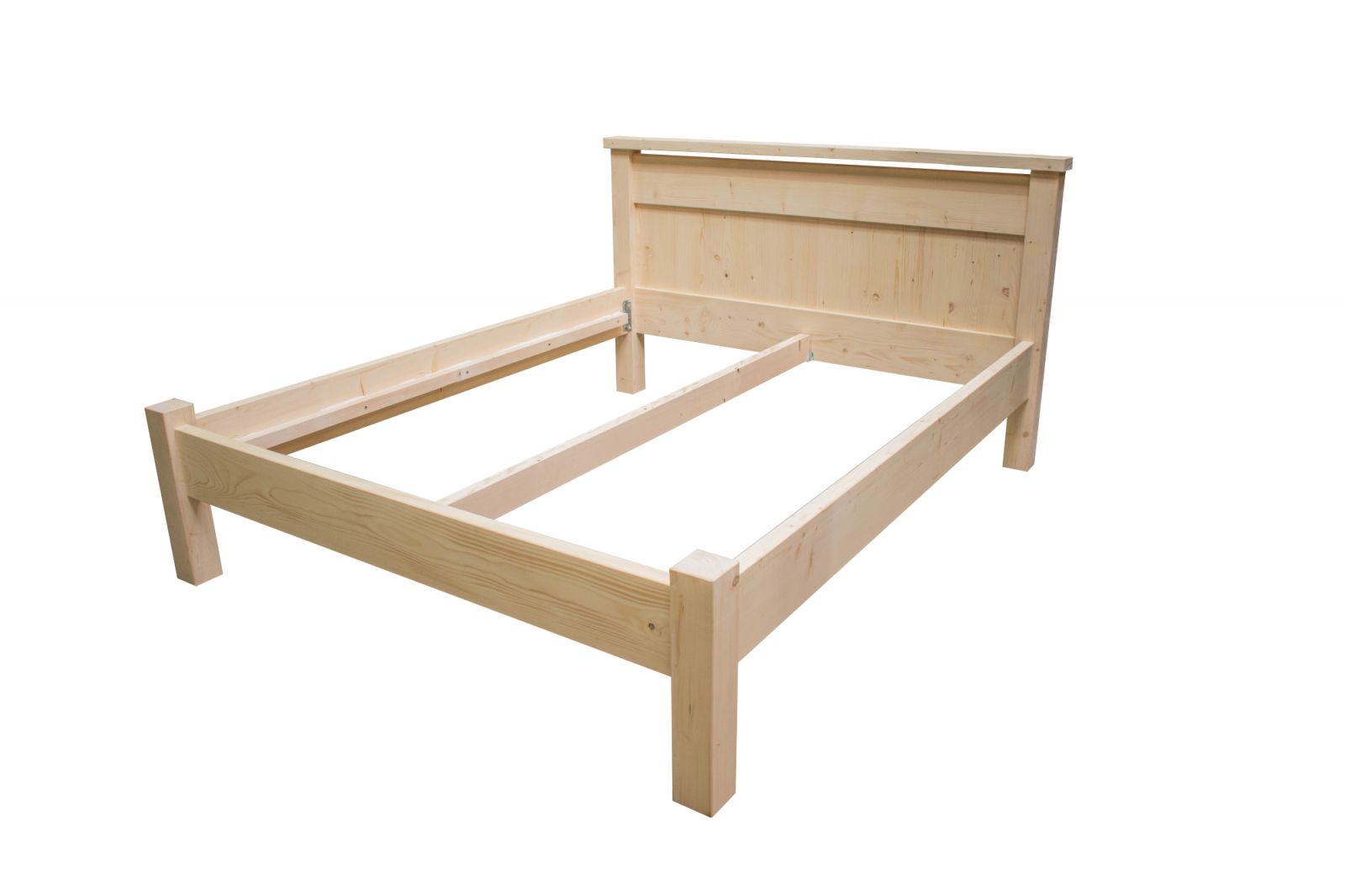 Postel ze smrkového masivu Farm 150x200 cm RoyalBuild