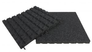 Černá gumová dopadová certifikovaná dlažba FLOMA V30/R15 - délka 50 cm, šířka 50 cm a výška 3 cm