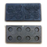 Černý plastový podkládací blok "hladká" FLOMA RePVC - délka 47,6 cm, šířka 23,8 cm, výška 5,3 cm