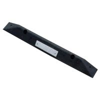 Černý plastový parkovací doraz CarStop - délka 78 cm, šířka 10 cm, výška 6 cm