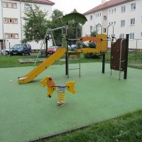 Zelená gumová hladká dlažba FLOMA V20/R00 - délka 50 cm, šířka 50 cm a výška 2 cm