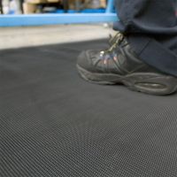 Černá protiskluzová průmyslová rohož Solid VINYL - délka 10 m, šířka 122 cm a výška 0,3 cm