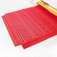 Červená náběhová hrana WORK-DECK - délka 60 cm, šířka 12 cm a výška 2,5 cm